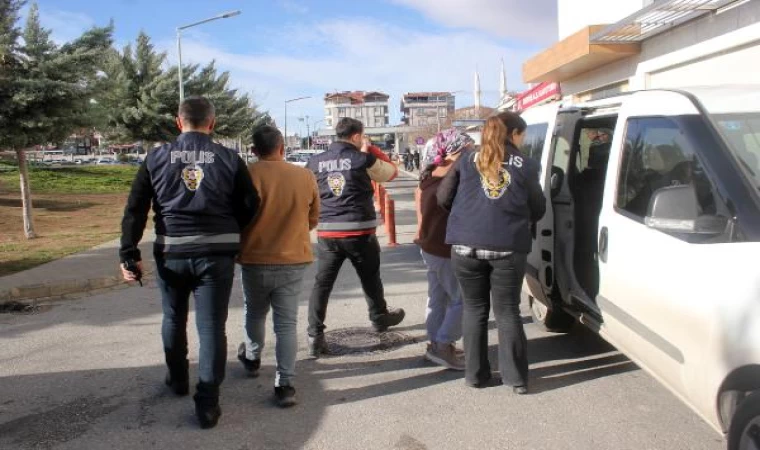 3 kişinin yaralandığı eski damat ve kayınpederin bıçaklı kavgasında 2 gözaltı