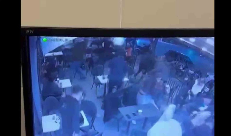 Adanada Starbucksa yapılan silahlı saldırının güvenlik kamera görüntüleri ortaya çıktı