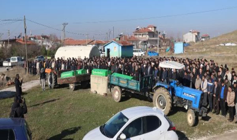 Afyonkarahisar’da eşi ve 3 yakınını öldürüp kaçan koca yakalandı (3)