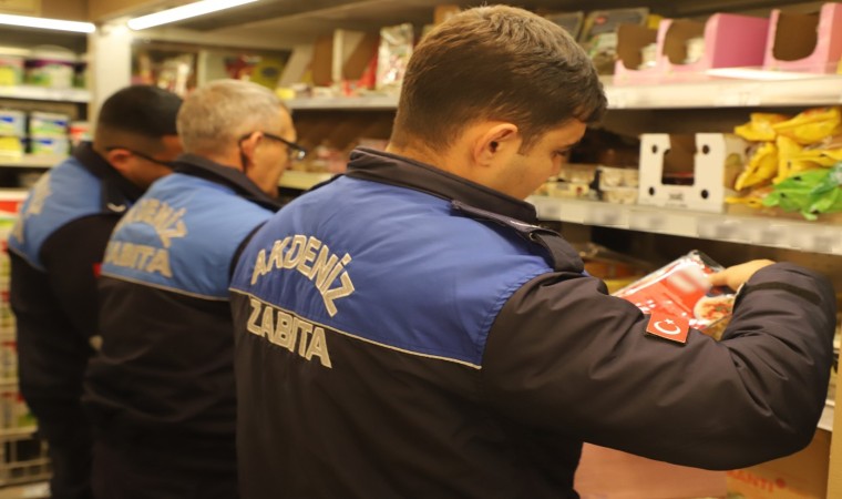 Akdeniz Belediyesi zabıtasından zincir marketlere sıkı denetim