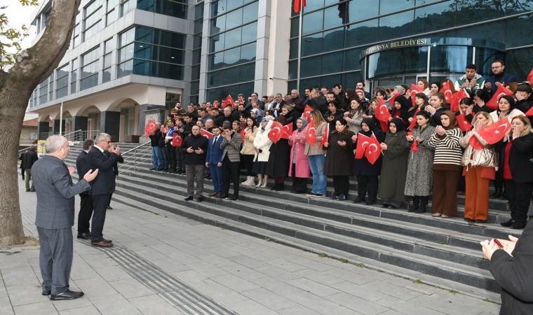 Amasya Belediyesi mesaiye şehitlere dua ile başladı