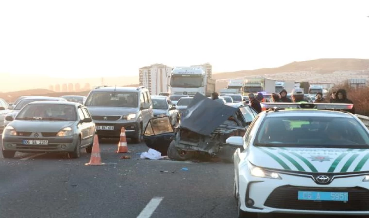 Ankara’da otomobil kamyona çarptı; 1 ölü, 4 yaralı