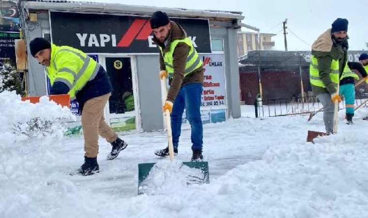 Ardahan’da kar ve tipi; 57 köy yolu ulaşıma kapandı