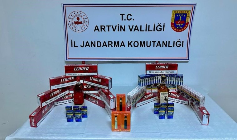 Artvinde kaçak alkol, sigara ve bal ele geçirildi