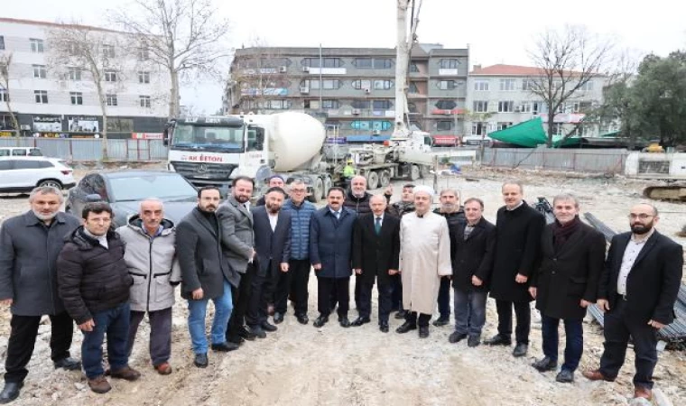 Atila Aydıner’in inşaatını başlattığı, Hoca Hayri Efendi Merkez Camii’nin çalışmaları devam ediyor 