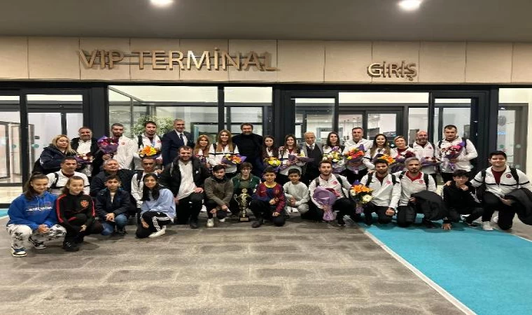 Avrupa şampiyonu Goalball Kadın Milli Takımı, yurda döndü (EK FOTOĞRAFLAR)