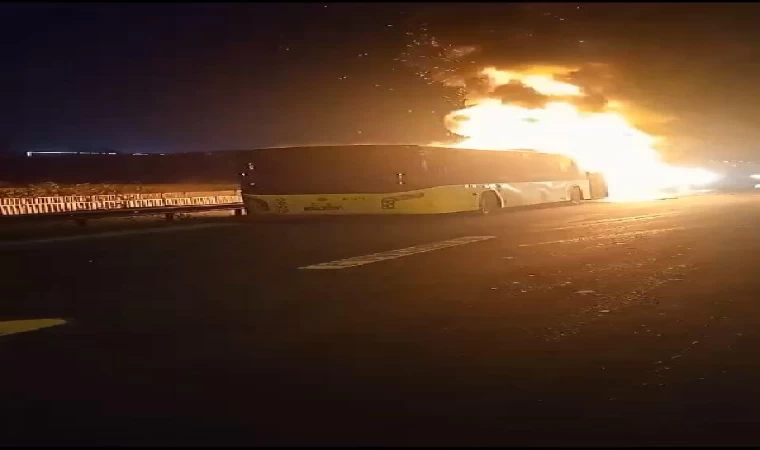 Bahçelievler Basın Ekspres Yolu’nda İETT otobüsü alev alev yandı // EK FOTOĞRAFLAR