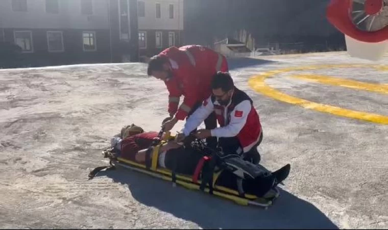 Bahçesaray’da kazada yaralandı, ambulans helikopterle Van’a sevk edildi