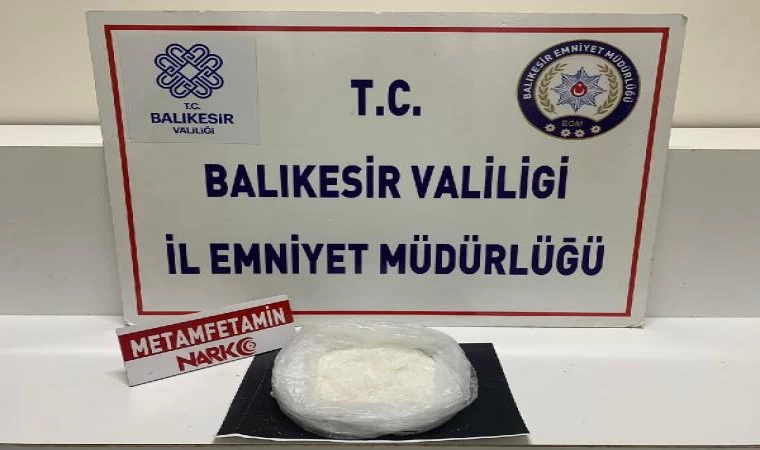 Balıkesir’de durdurulan otomobilin direksiyonunda uyuşturucu ele geçirildi