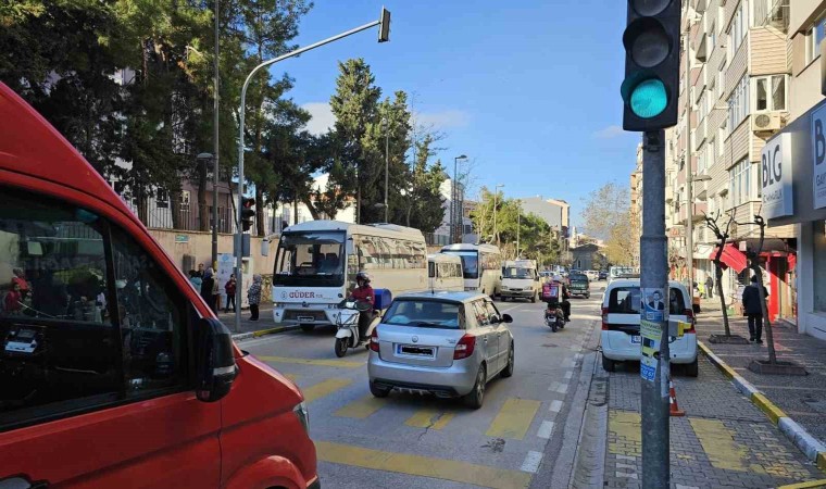 Bandırmada okul çıkışı, trafik çilesi