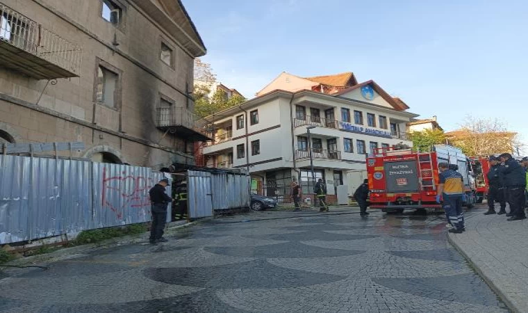 Barakadaki yangında yaşamını yitirdi