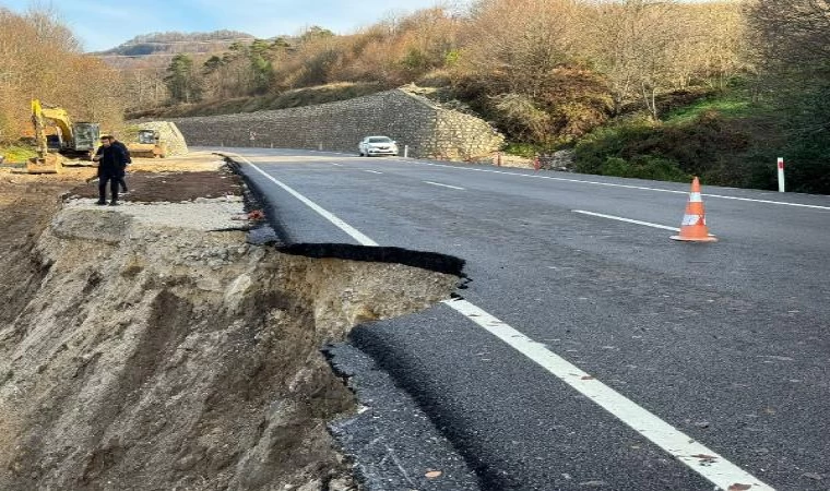 Bartın-Kastamonu kara yolunda heyelan