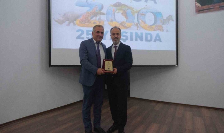 Başkan Aktaştan Özhana plaket