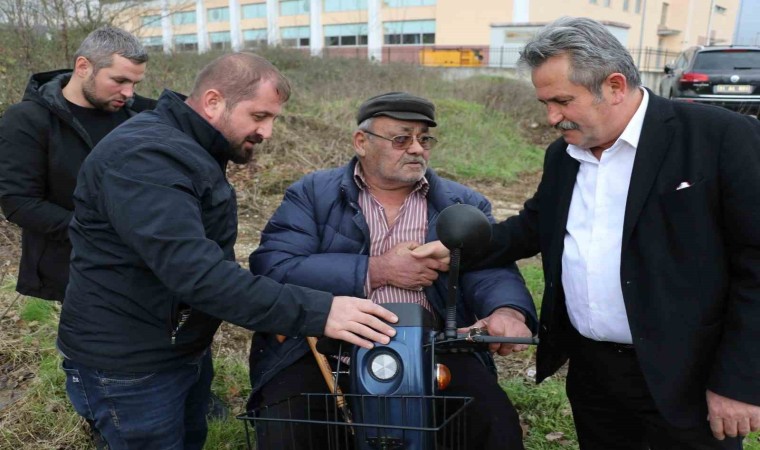 Başkan Koloğlundan ihtiyaç sahiplerine elektrikli bisiklet