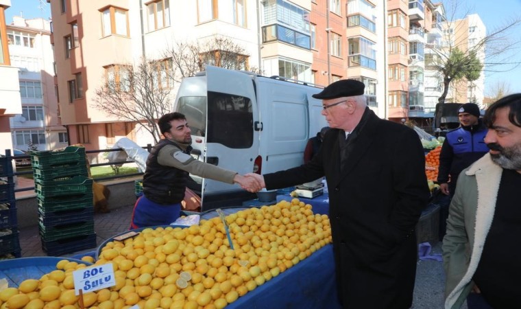 Başkan Kurttan pazara ziyaret