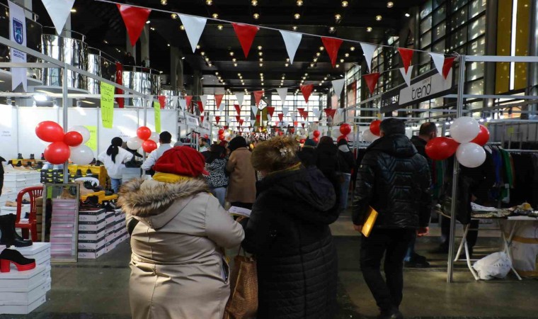 Başkentte moda festivaline vatandaşlardan yoğun ilgi