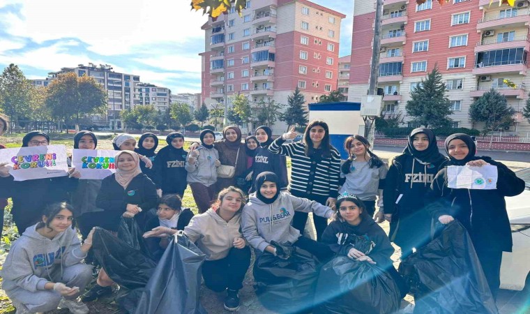 Batmanda öğrenci ve öğretmenler çevre temizliği yaptı