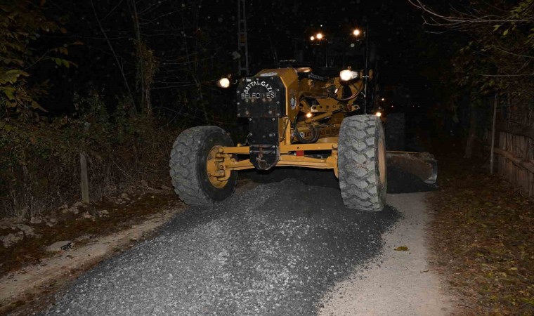 Battalgazide yol çalışmaları sürüyor