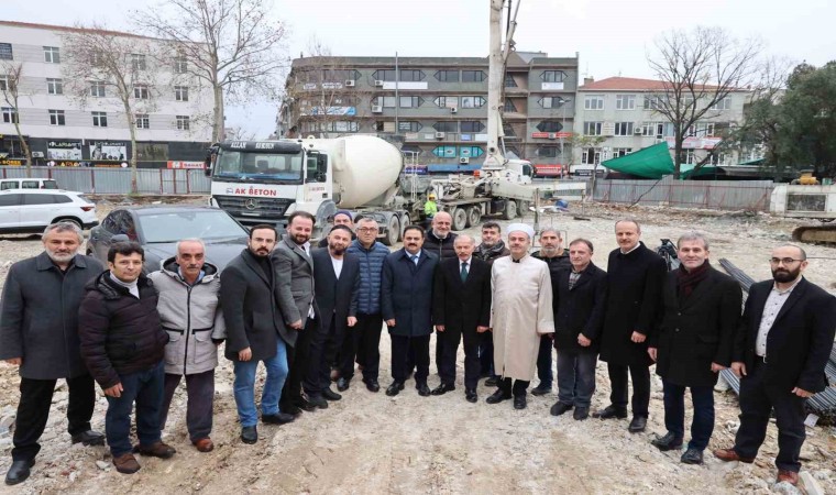 Bayrampaşanın simge yapısı Hoca Hayri Efendi Merkez Camii yenileniyor