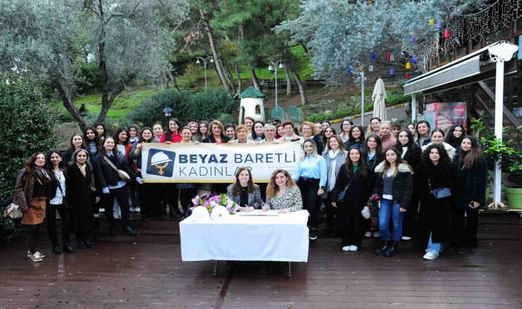 Beyaz Baretli Kadınlar 5 yaşında