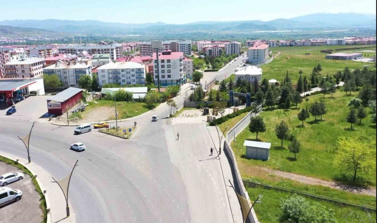 Bingöldeki yol genişletme çalışmaları, trafiğe can suyu oluyor