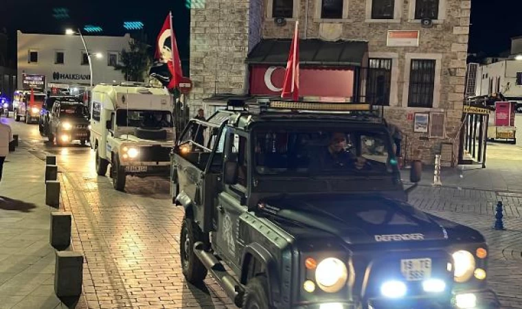 Bodrum Offroad Kulübü üyeleri, şehitler için konvoy yaptı