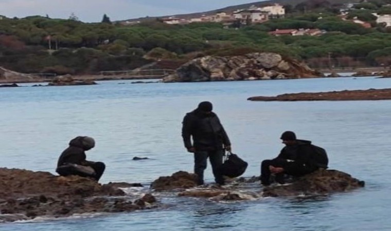 Botları batınca mahsur kalan göçmenler Deniz Polisine yakalandı