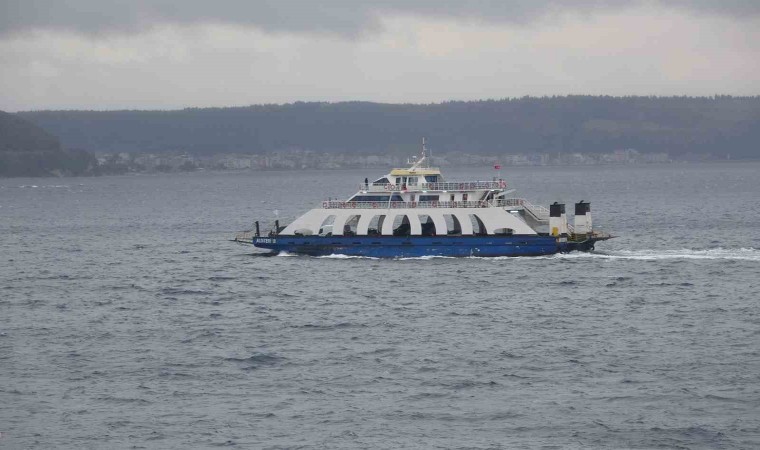 Bozcaada ve Gökçeadaya tüm feribot seferleri iptal edildi