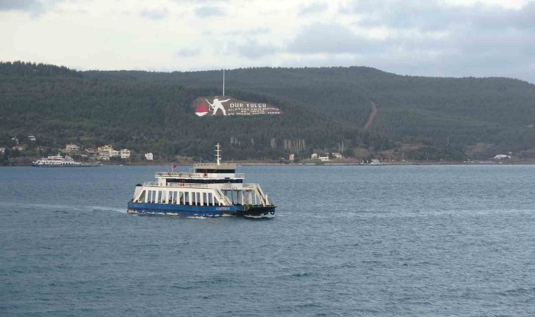 Bozcaada ve Gökçeadaya yarınki tüm feribot seferlerine iptal edildi