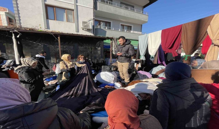 Bu da fenomen pazarcı: Yaptığı şovlarla kendine hayran bırakıyor