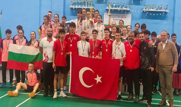 Bulgaristanda düzenlenen Badminton turnuvasına Bergama damgası