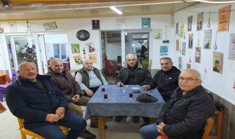 Burhaniyenin renkli kahvehanesine yoğun ilgi