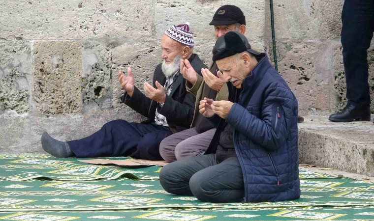 Bursa Ulu Camide Filistin halkı için dua edildi