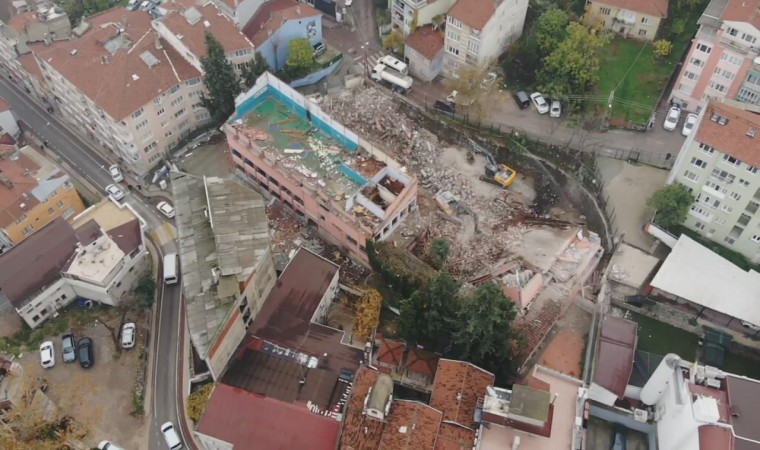 Bursadaki deprem sonrası yetkililer harekete geçti, tarihi okul yıkılıyor