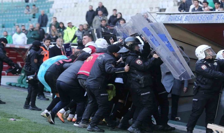 Bursaspor taraftar grubu Teksas: Diyarbekirspor karşılaşması sonu yine bir provokasyona sahne olmuştur