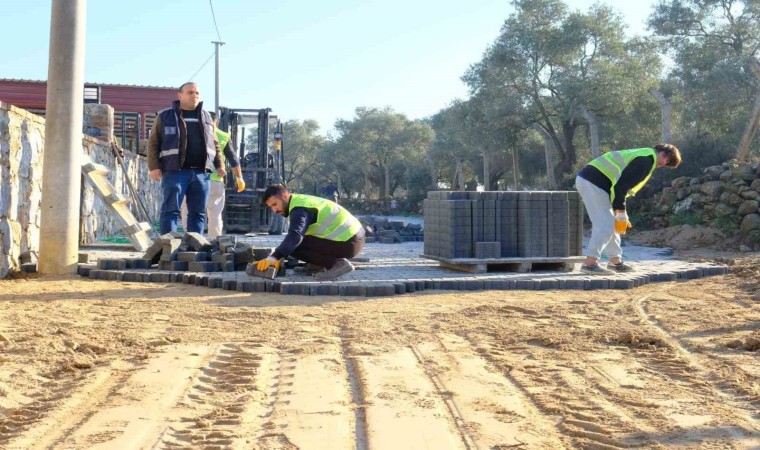 Büyükşehir Belediyesinden Germencikte yol yapım çalışması