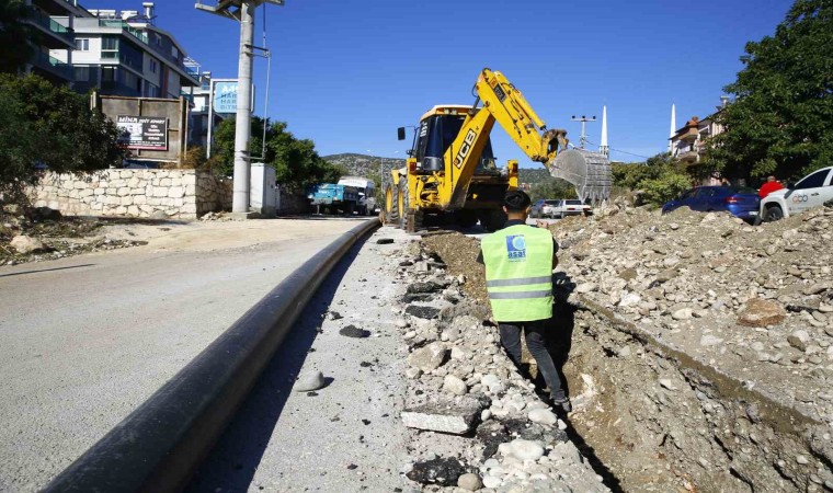 Büyükşehir Demre Gökyazıda içme suyu hatlarını yeniliyor