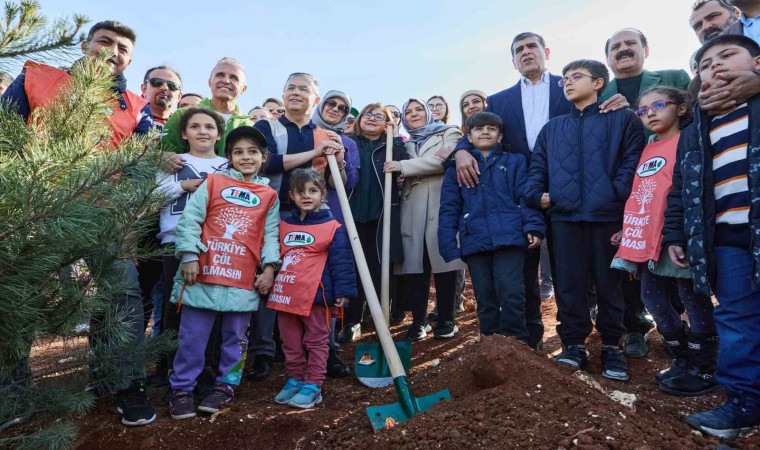 Büyükşehir, yeşil şehir için Yamaçtepede ağaç dikti