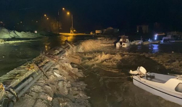 Çanakkale’de sağanak nedeniyle dere taştı (3)