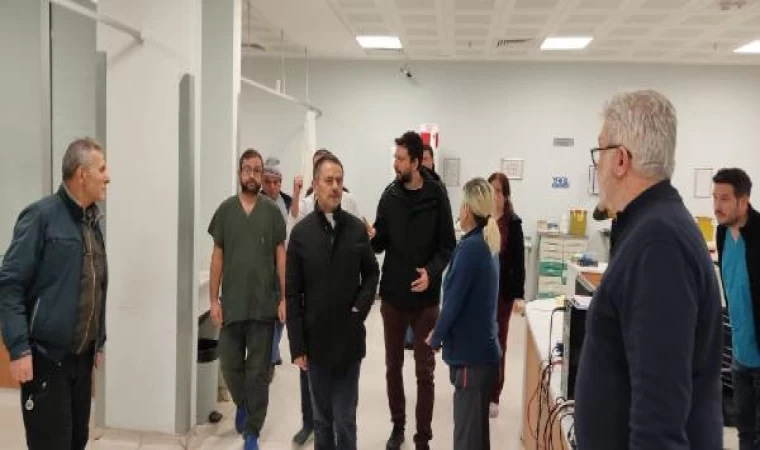 Çanakkale’de yolcu otobüsü, kum yüklü hafriyat kamyonuna arkadan çarptı: 13 yaralı (2)