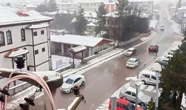 Çankırının kuzey kesimlerinde kar yağışı etkili olmaya başladı