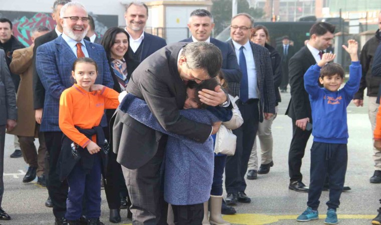 Çocuklar istedi Bakan Tekin söz verdi