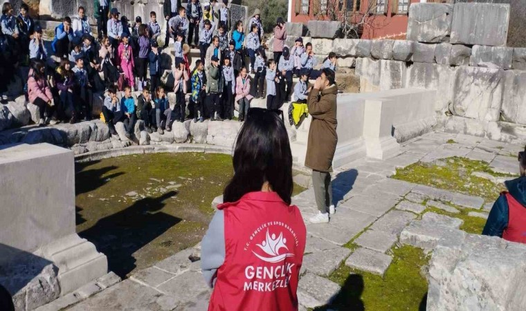 Çocuklara tarihi alanda tiyatro çalışması gerçekleştirildi