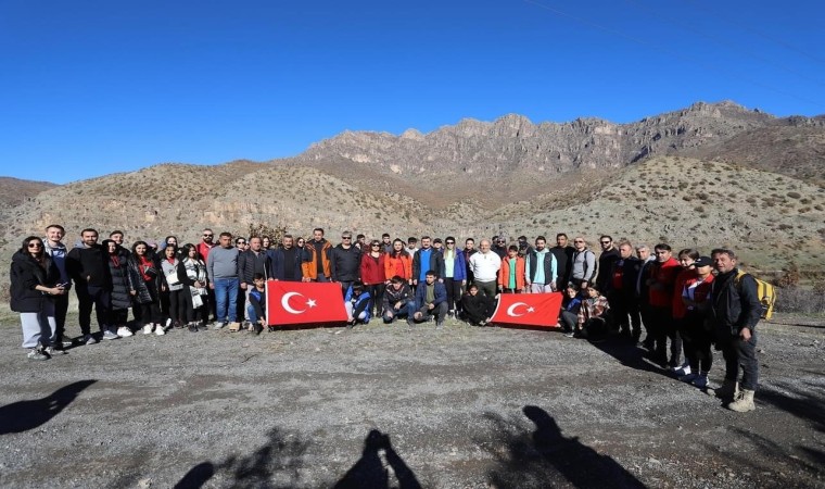 Çukurcada Belat vadisine doğa yürüyüşü düzenlendi