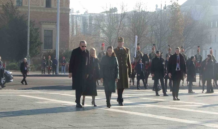 Cumhurbaşkanı Erdoğan, Budapeştede resmi törenle karşılandı