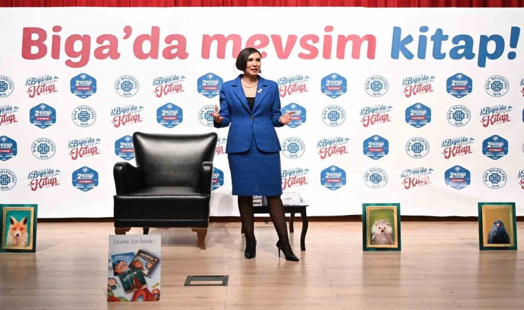 Deniz Alter, Biga Kitap Festivalinde okurlarıyla buluştu