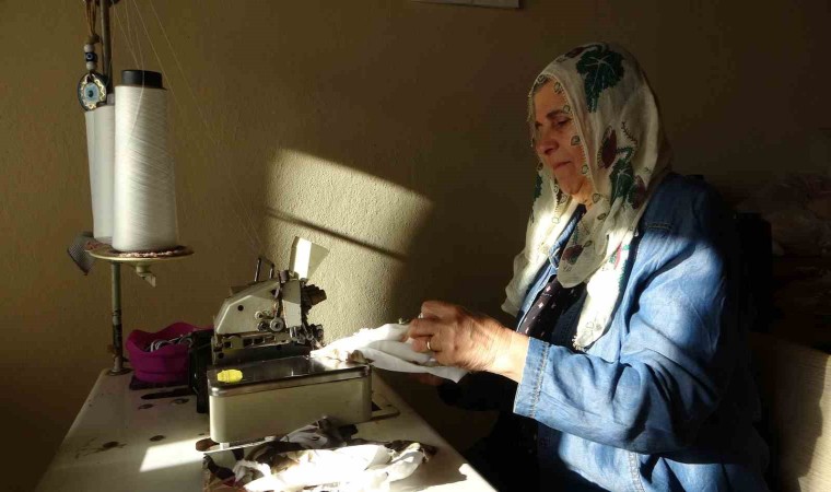 Dikiş makinesinin başında geçen 60 yıl