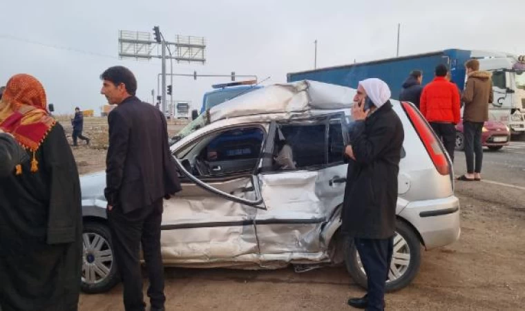 Diyarbakır’da TIR ile otomobil çarpıştı; 1’i ağır 6 yaralı