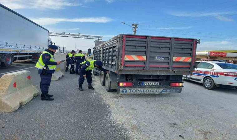 Edirne jandarmasından kış lastiği denetimi