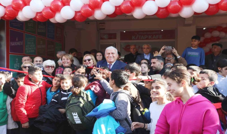 Efelerde 14üncü Kitap Kafe düzenlenen tören ile açıldı